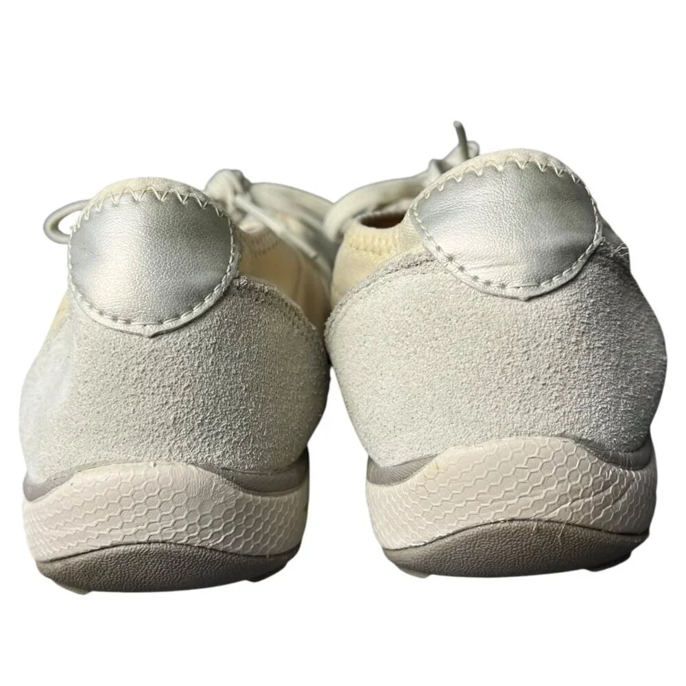 Skechers Size 9.5 Breathe Easy Athletic‎ Sneakers Beige White Sporty Leather